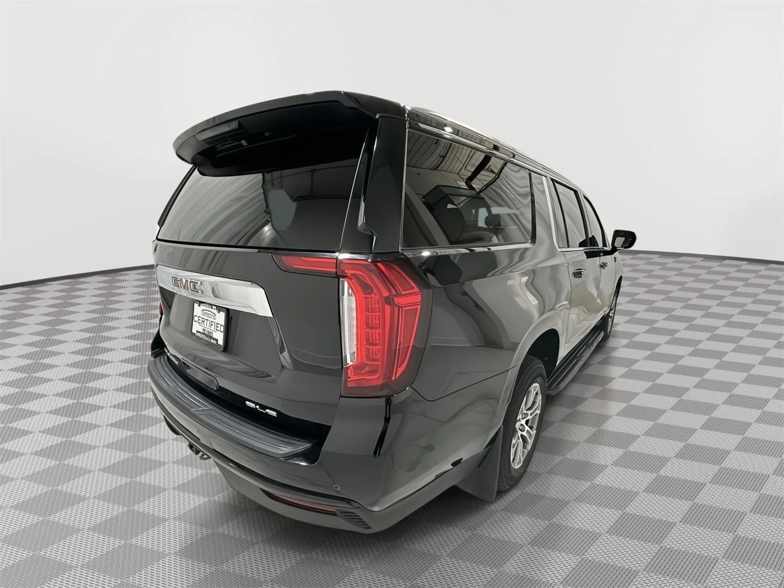 Used 2024 Onyx Black GMC SLE image 5