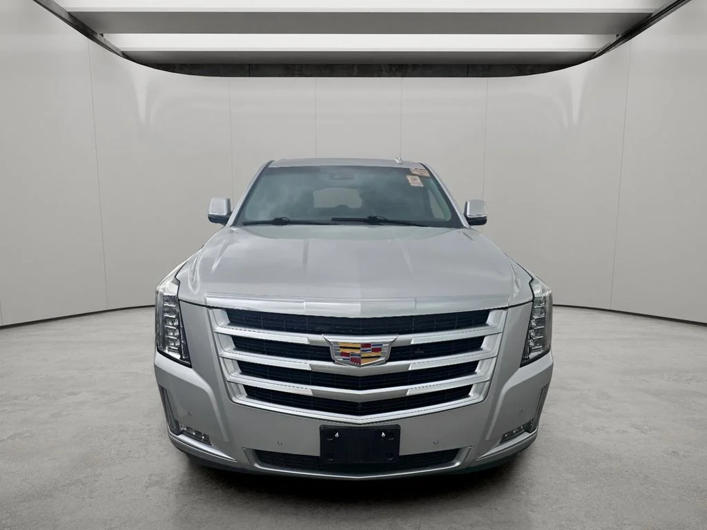Used 2019 Radiant Silver Metallic Cadillac Luxury image 15