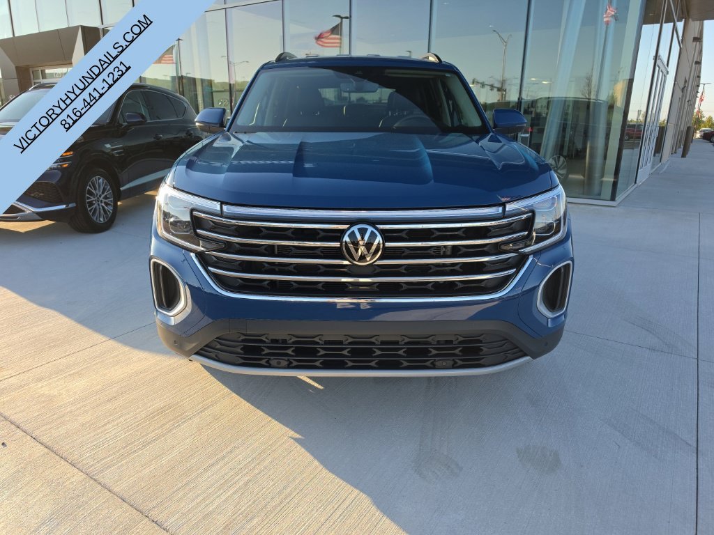 Used 2026  Volkswagen SE w/Technology image 11