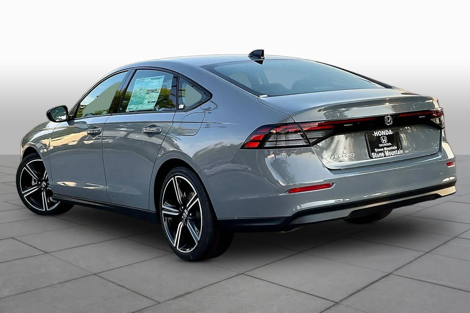 New 2026 Urban Gray Pearl Honda SE image 12