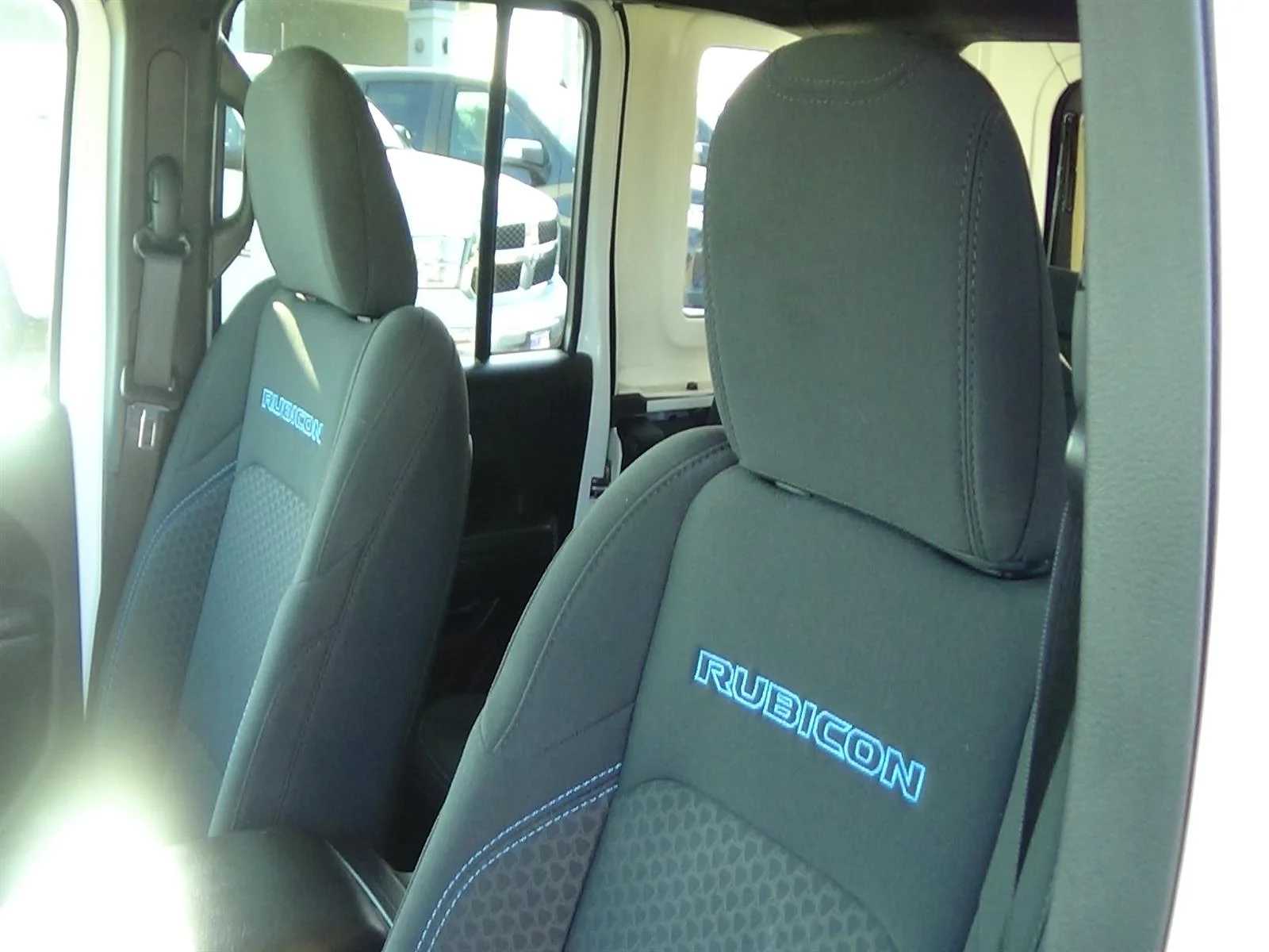 Certified Used 2025 Bright White Clear Coat (pw7) Jeep Rubicon 4xe image 19
