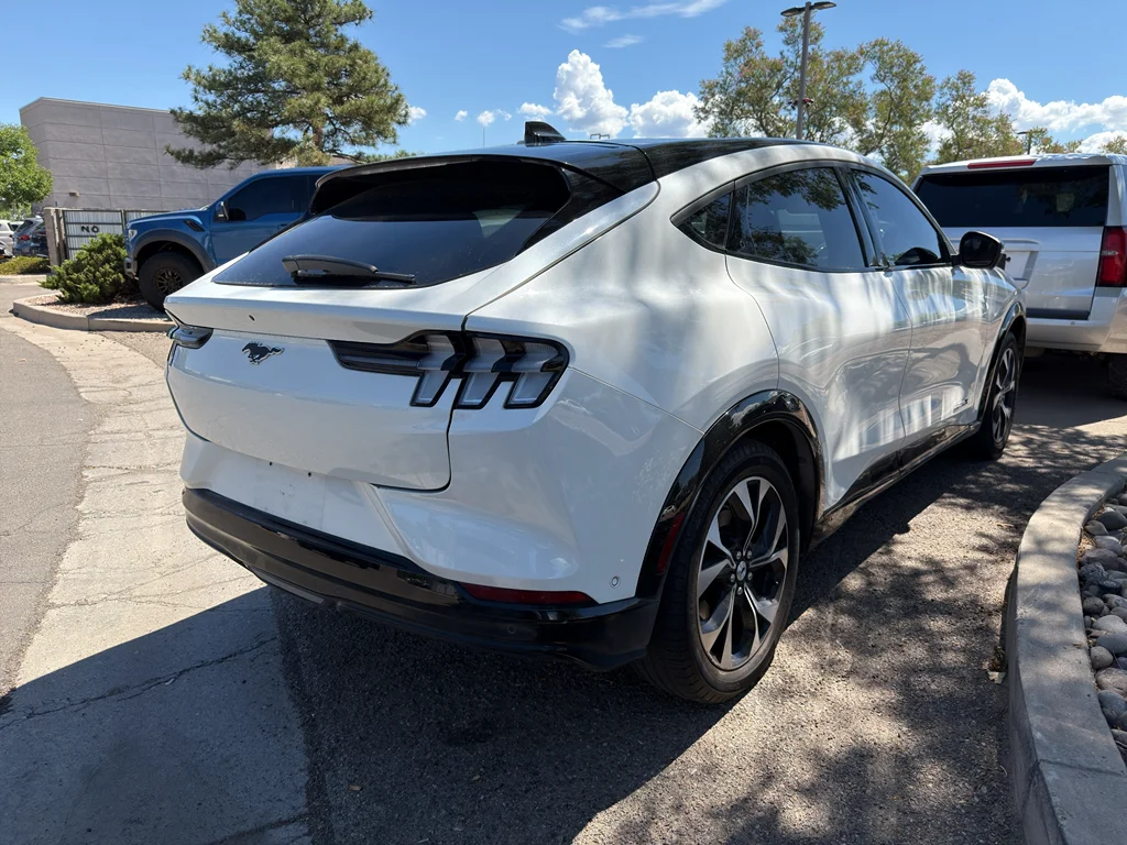 Used 2022 Star White Metallic Tri-Coat Ford Premium image 5
