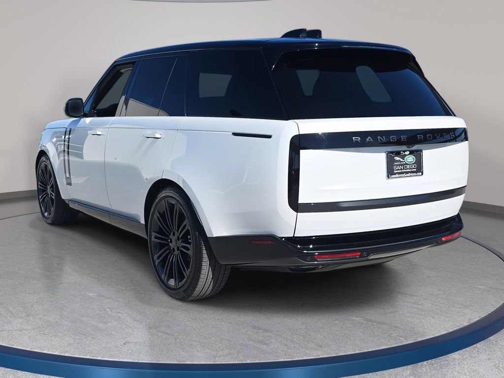 New 2026 Icy White Land Rover SE image 7