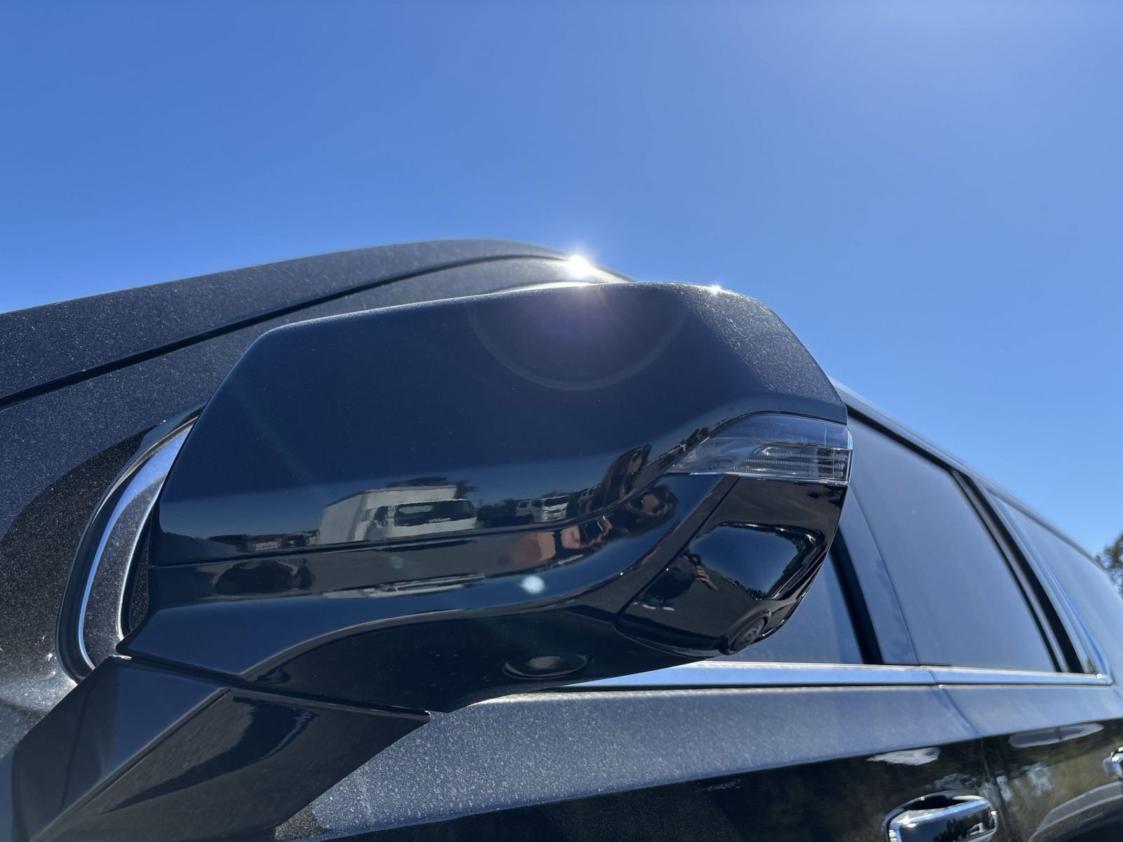 Used 2025 Onyx Black GMC 4WD 4dr Elevation image 34