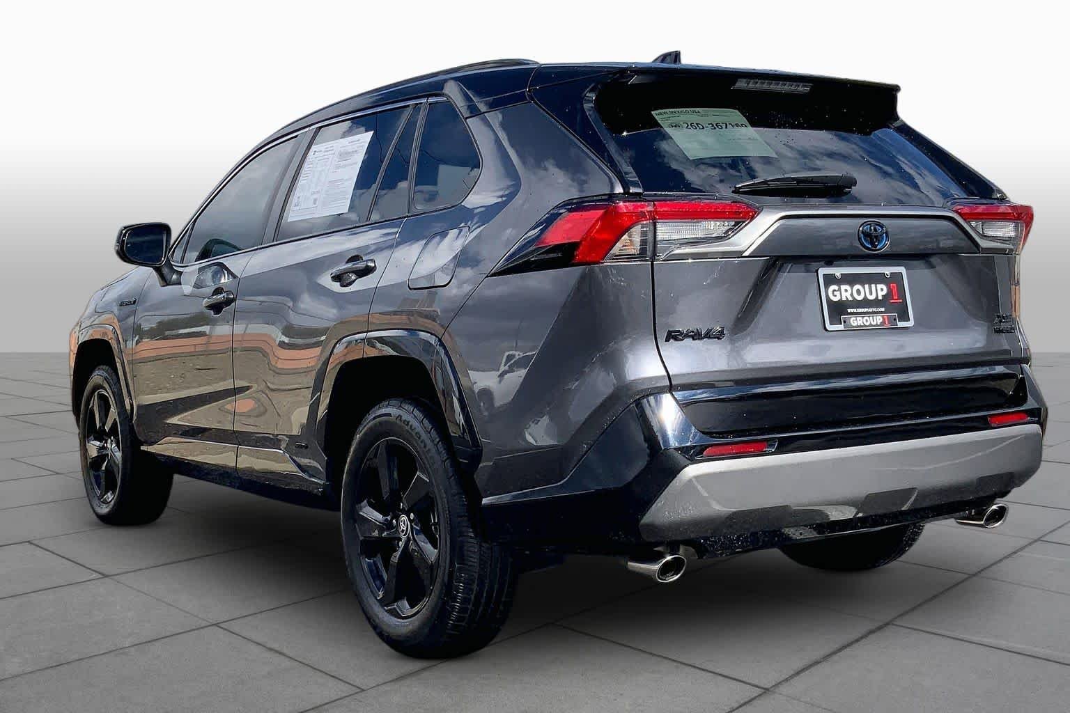 Used 2021 Magnetic Gray Metallic/Midnight Black Metallic Toyota Hybrid XSE image 12