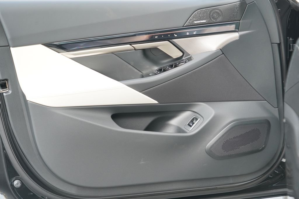 New 2026 Black Sapphire Metallic BMW eDrive40 image 9