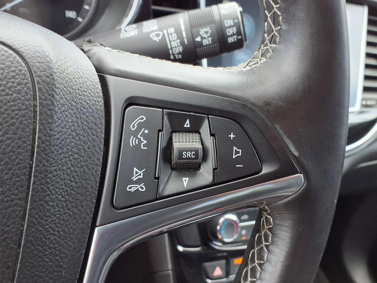 Used 2019 Ebony Twilight Metallic Buick Preferred image 14
