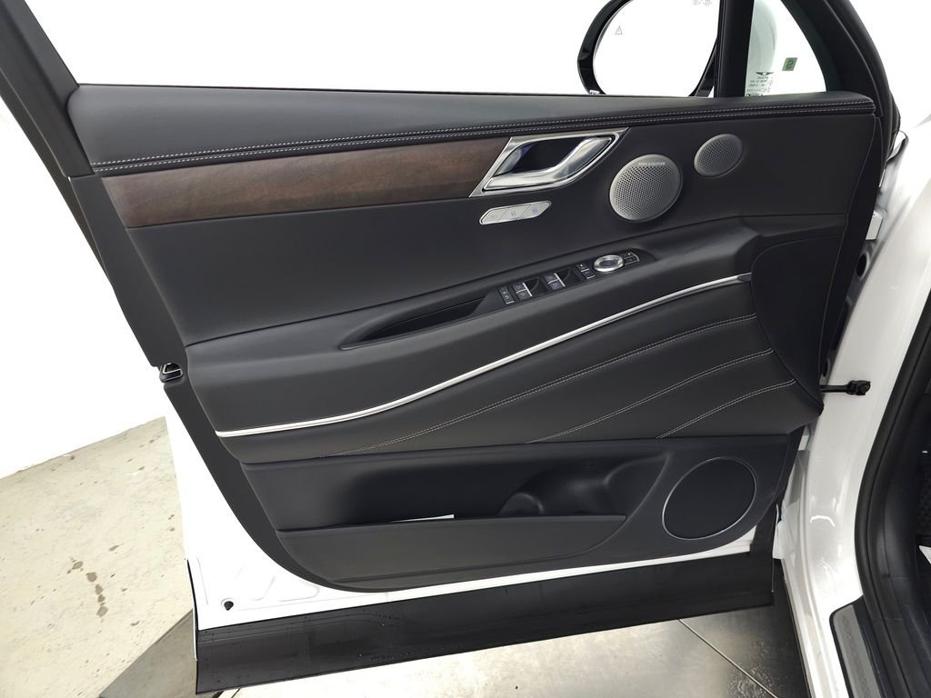 New 2026 White Genesis 3.5T PRESTIGE image 9