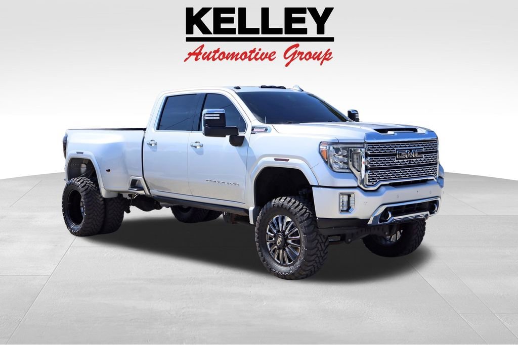 2020 GMC Sierra 4WD Crew Cab Long Box DRW Denali's photo