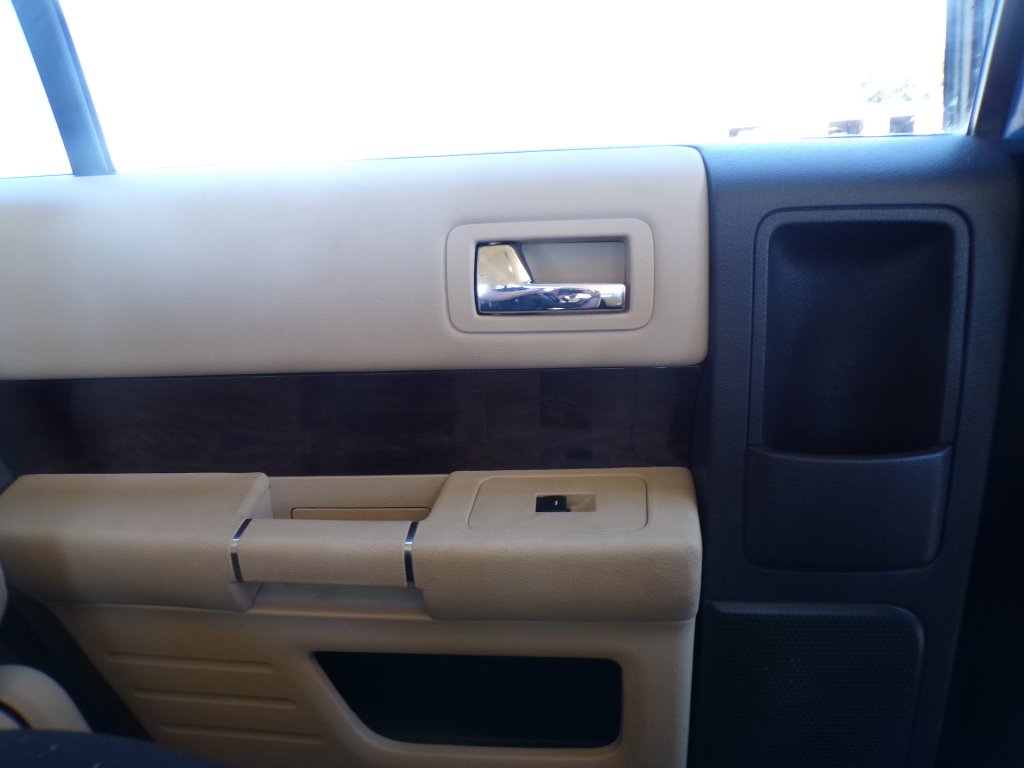 Used 2016 Too Good To Be Blue Metallic Ford Limited image 17