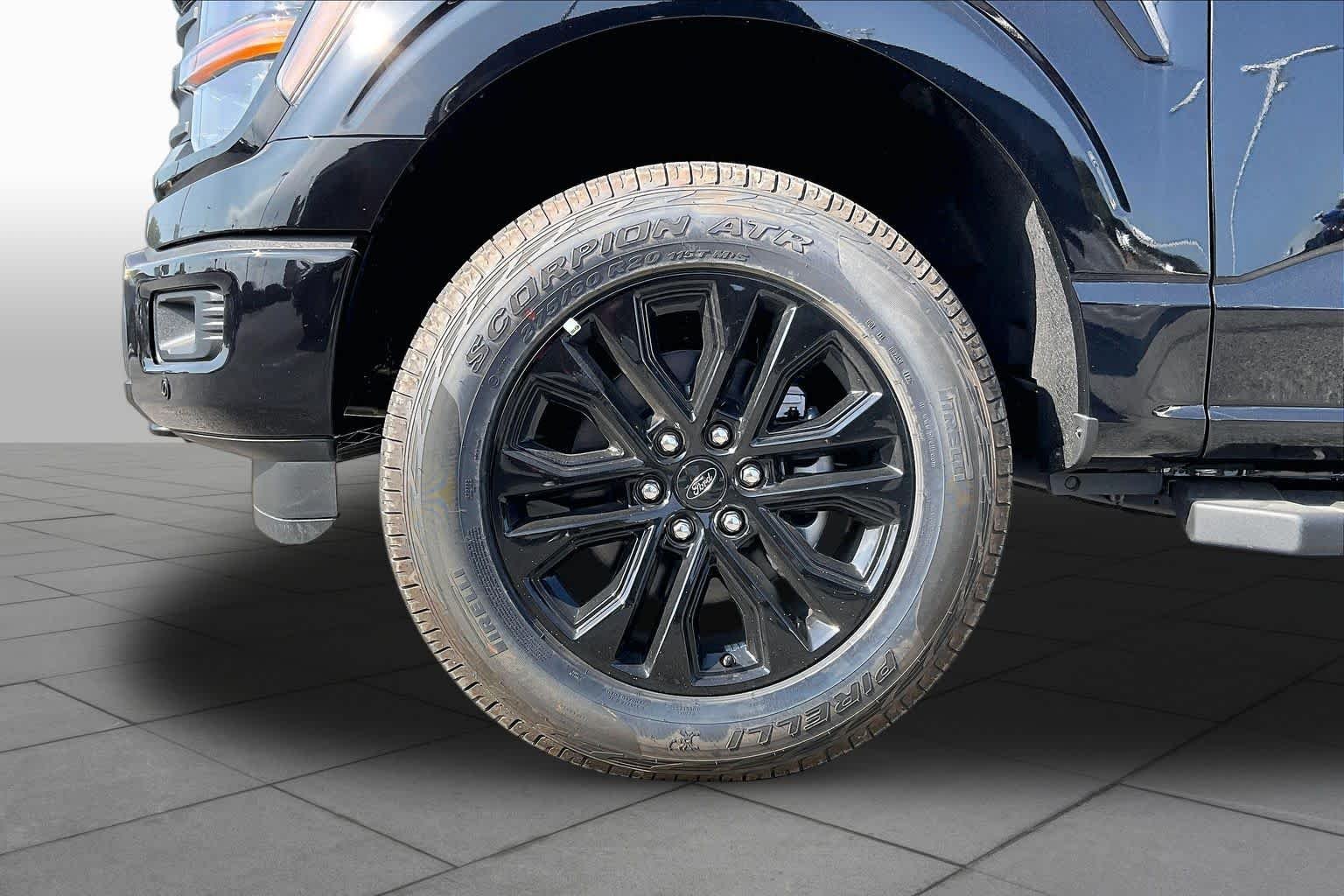 New 2026 Agate Black Metallic Ford XLT image 8