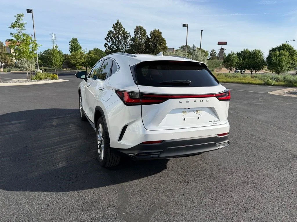 Used 2025 White Pearl Lexus 350h Premium image 3