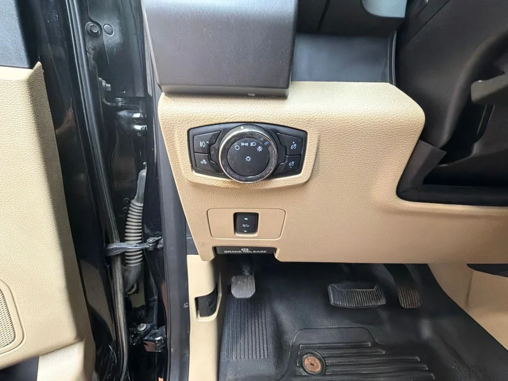 Used 2019 Black Metallic Ford XLT image 22