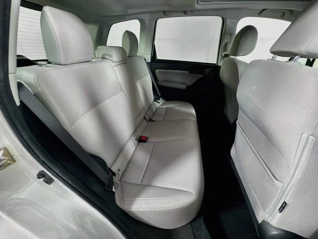 Used 2017 White Subaru 2.5i Premium image 33