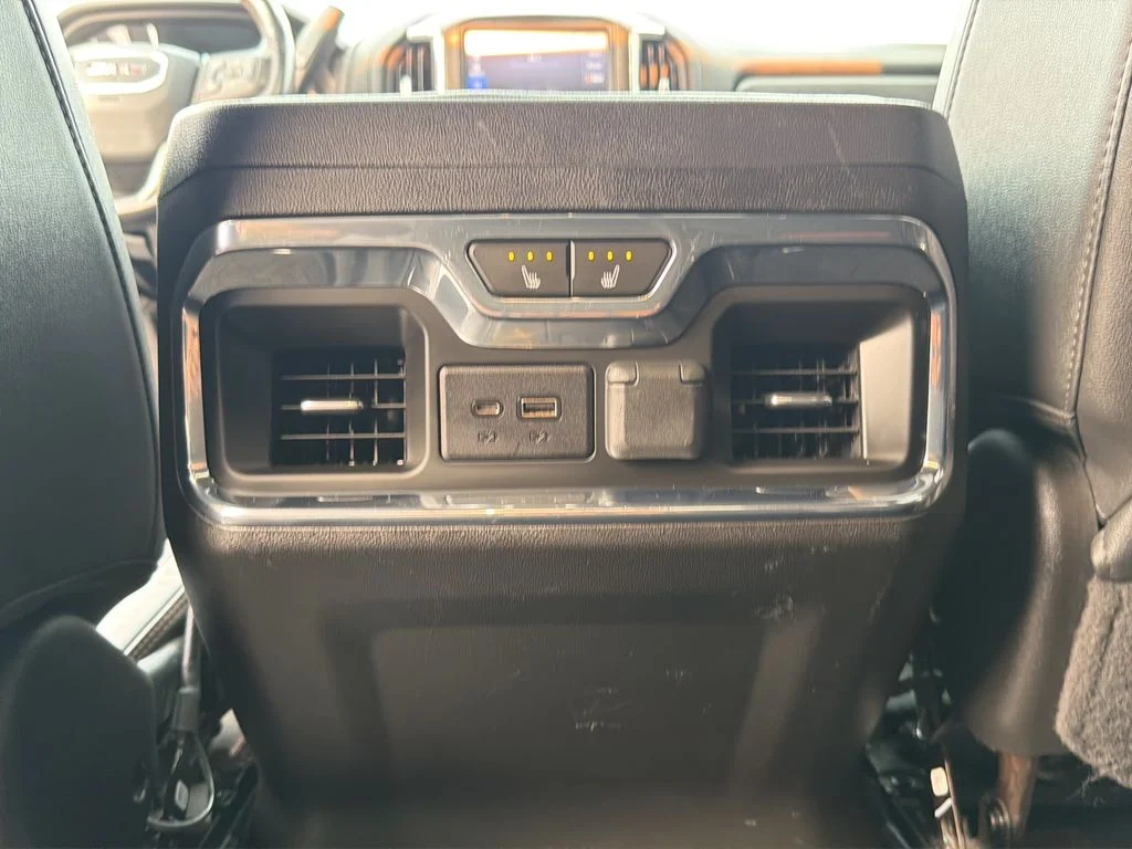 Used 2021 White GMC AT4 image 32