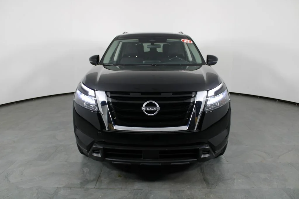 2025 Nissan Pathfinder SV - Photo 13