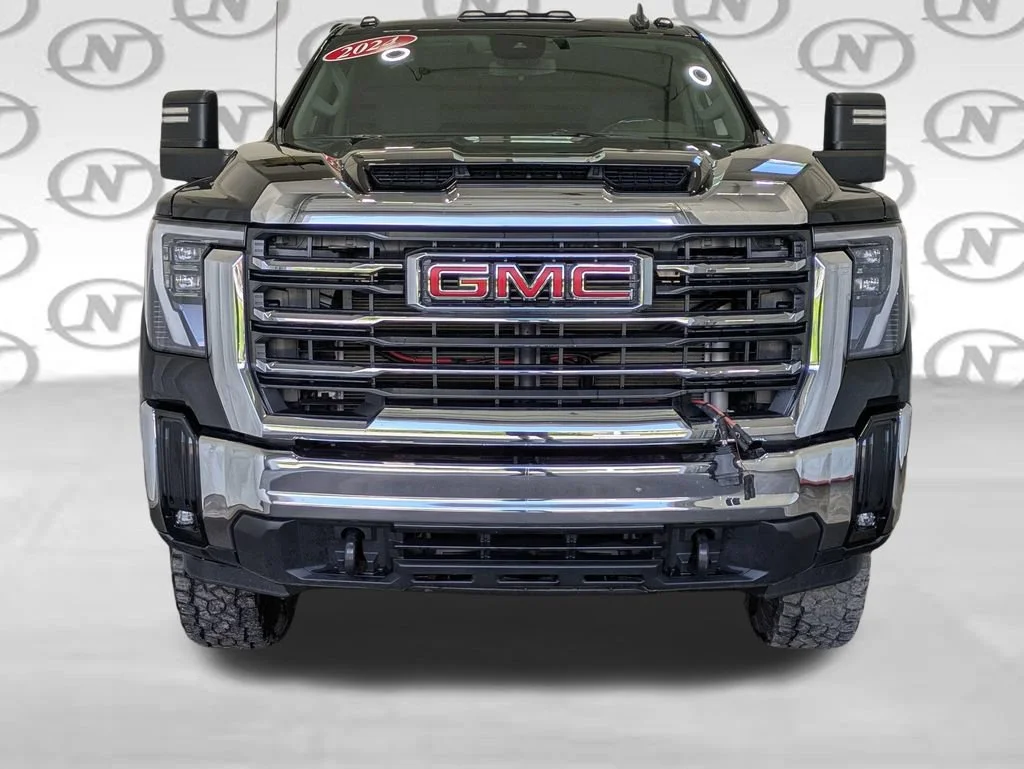 Used 2024 Onyx Black GMC SLE image 38