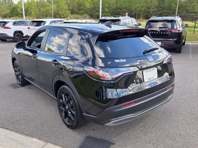 Used 2025  Honda Sport image 12