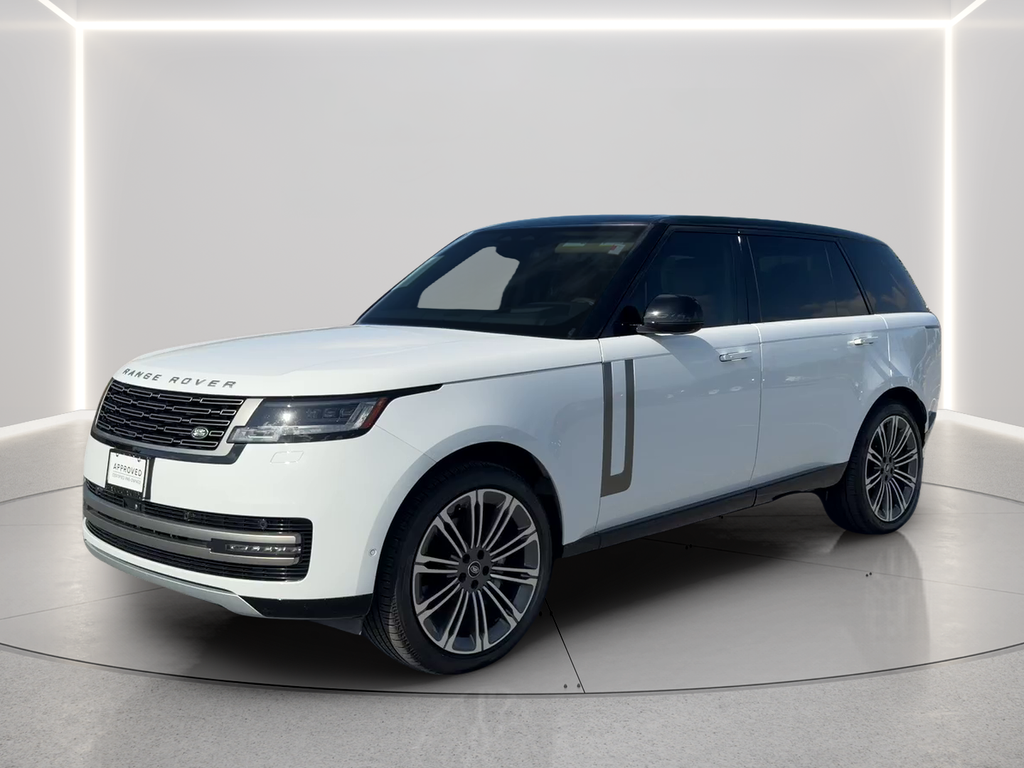 Used 2025 White Land Rover SE image 1