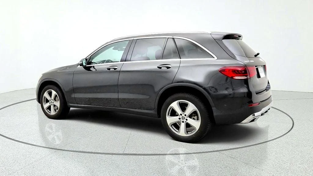 Used 2022 Graphite Grey Metallic Mercedes-Benz GLC 300 SUV image 7