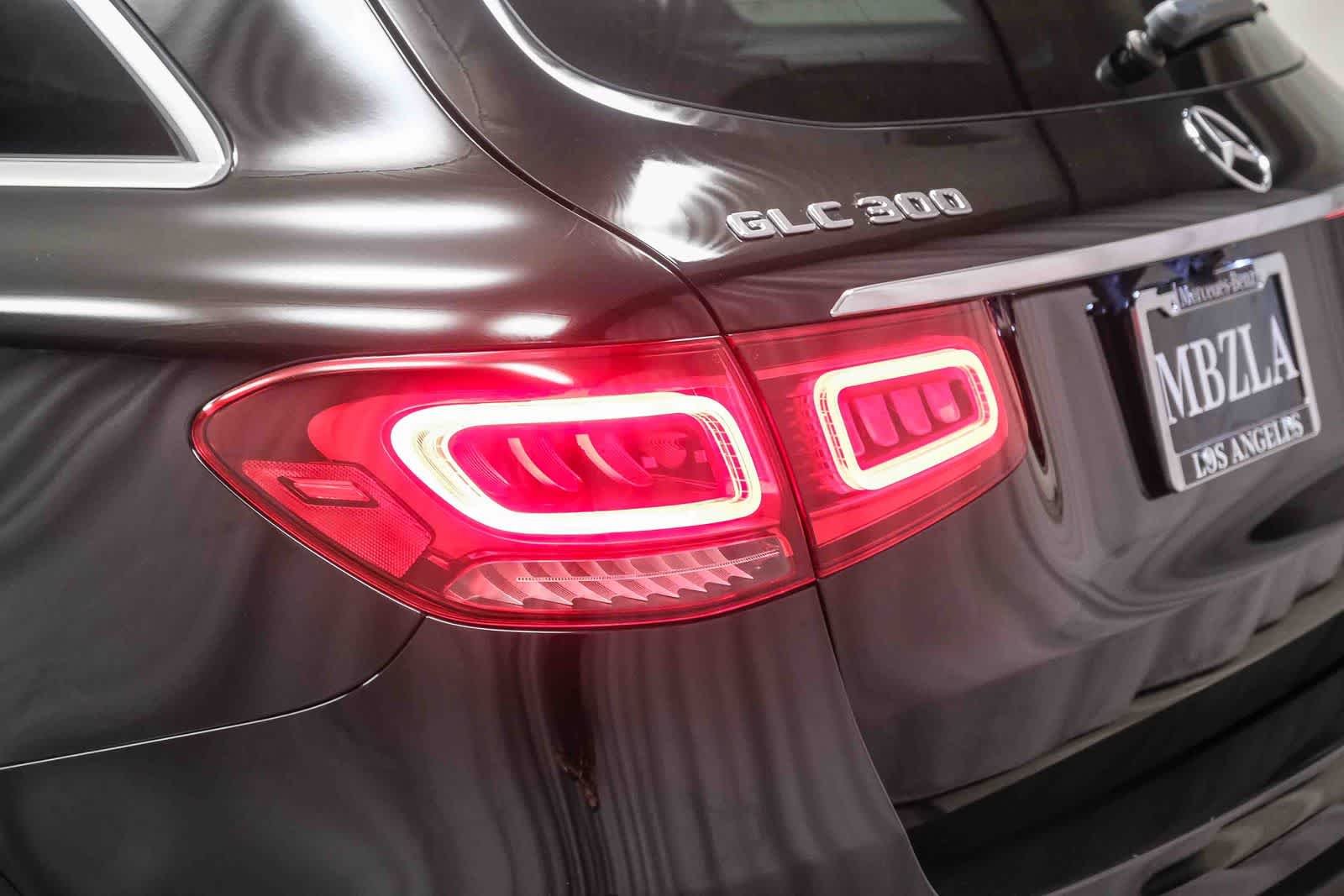 Certified Used 2022 Black Mercedes-Benz GLC 300 image 7