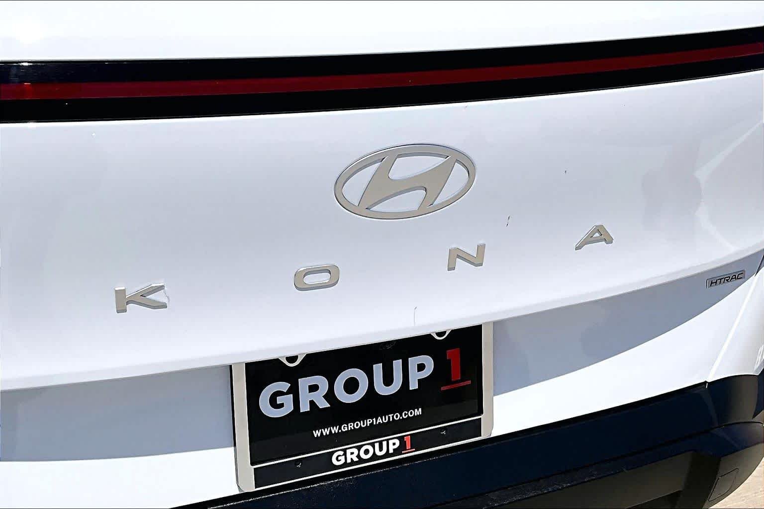 Used 2025 Atlas White Hyundai SEL image 46