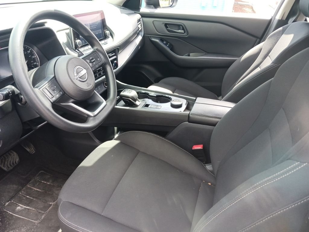 Used 2024 Silver Nissan S image 9