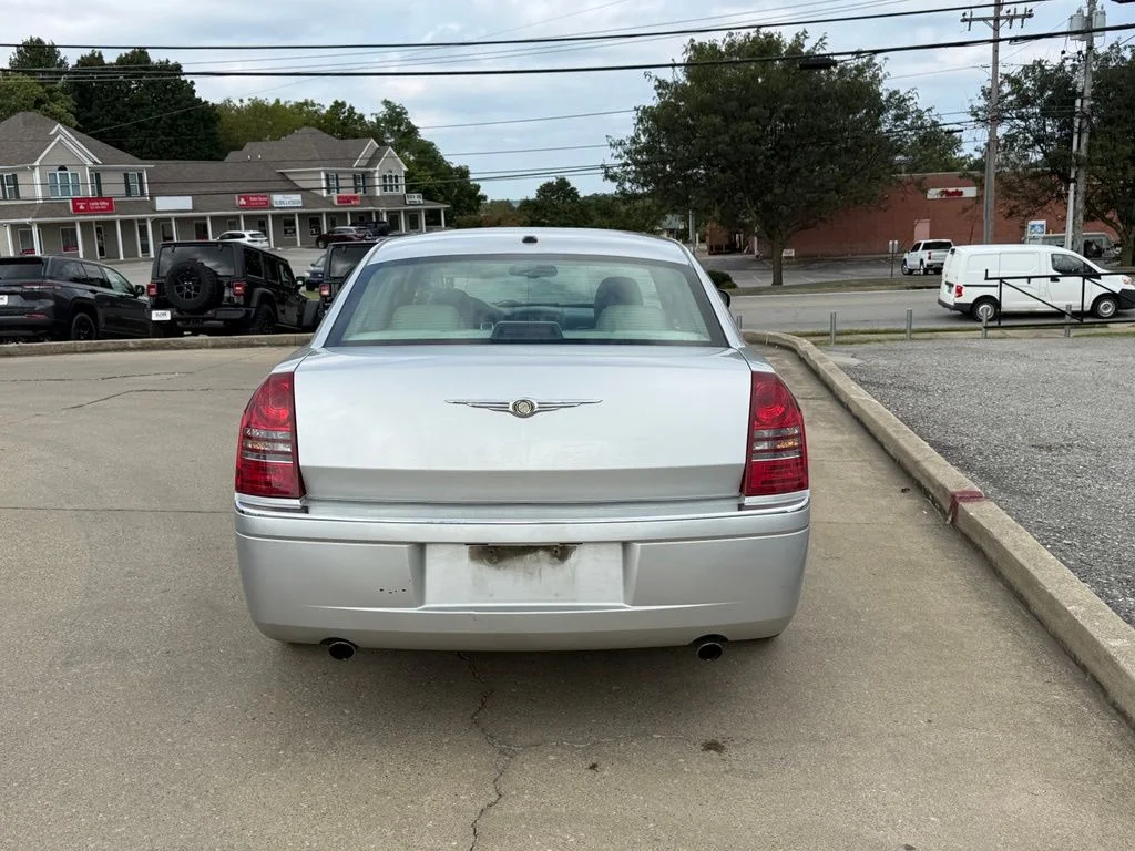 Used 2007 Silver Chrysler Base image 7