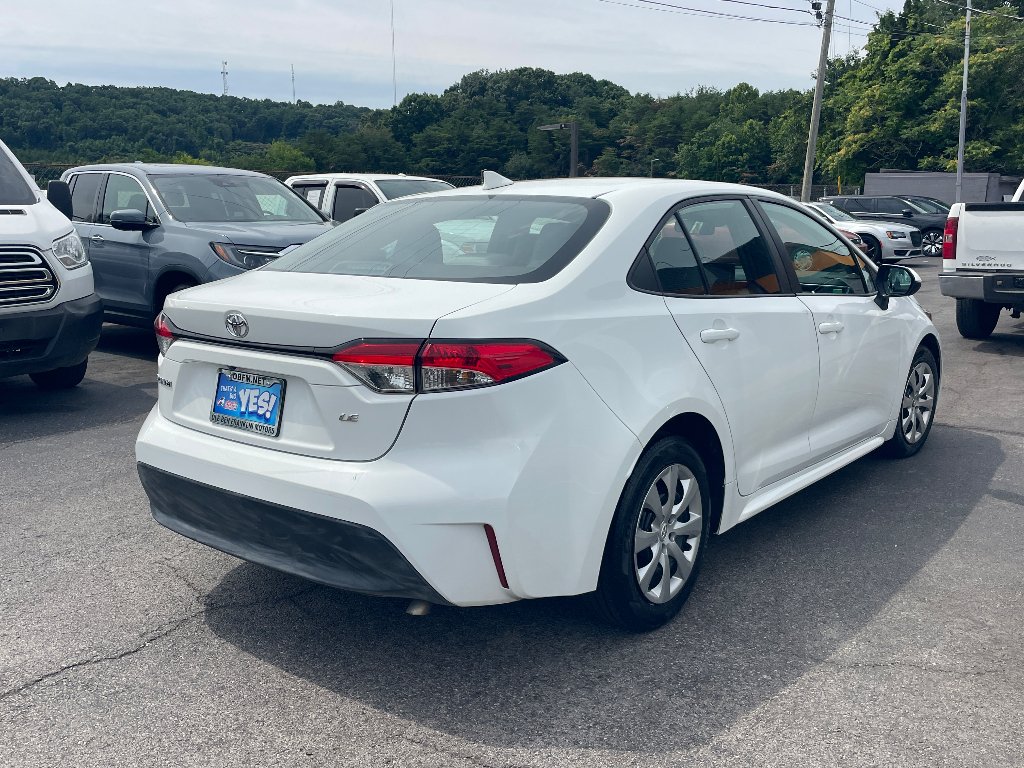 Used 2024 Ice Cap Toyota LE image 7