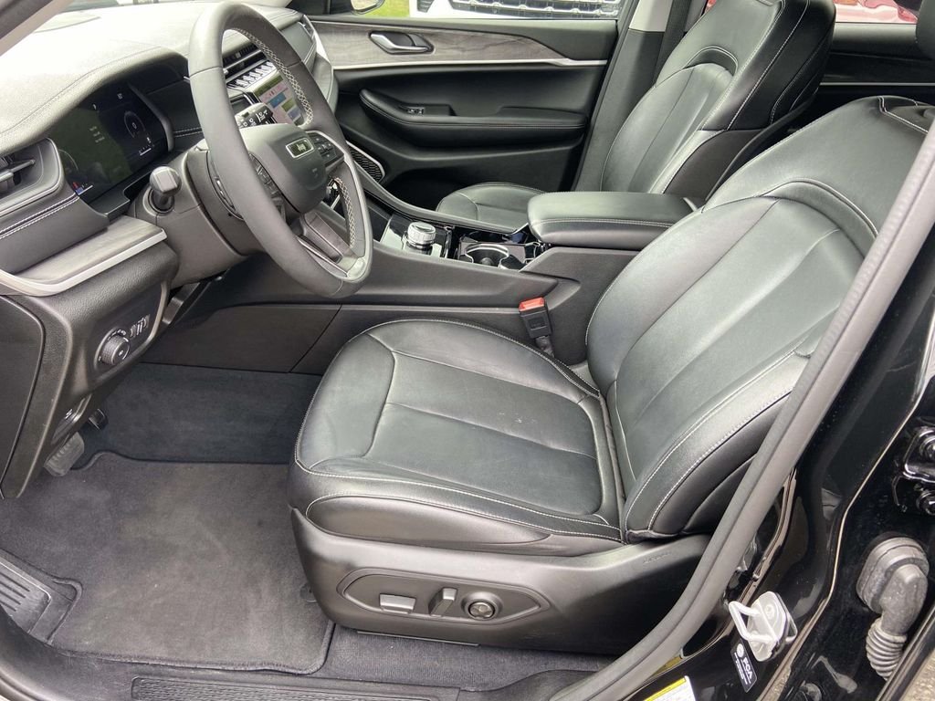 Used 2023 Black Jeep Limited image 22