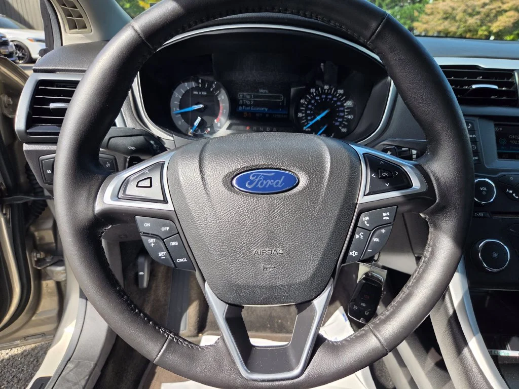 Used 2015 Gold Ford SE image 14