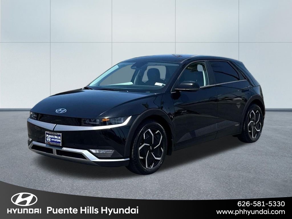 Certified Used 2024 Black Hyundai SEL image 1