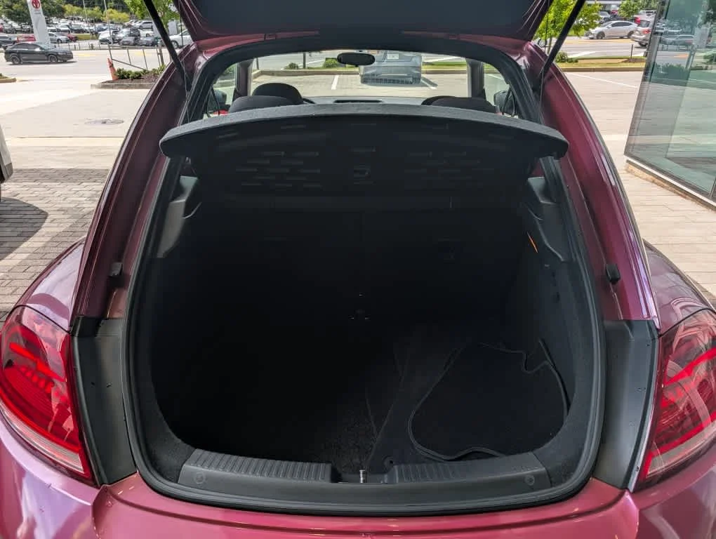 Used 2017 FRESH FUCHSIA Volkswagen 1.8T S image 11