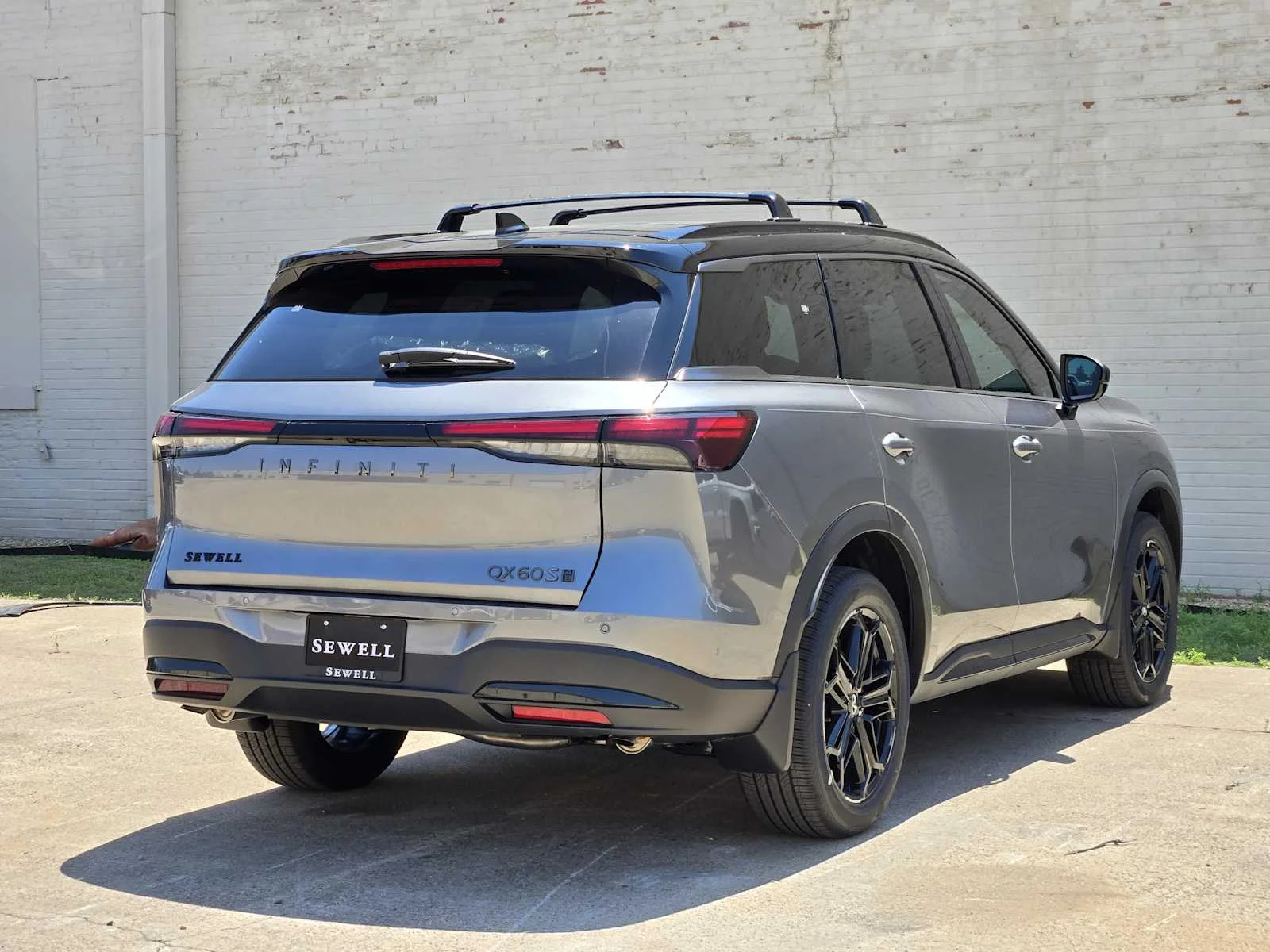 New 2026 2T GRPT SHDW INFINITI Sport AWD image 4