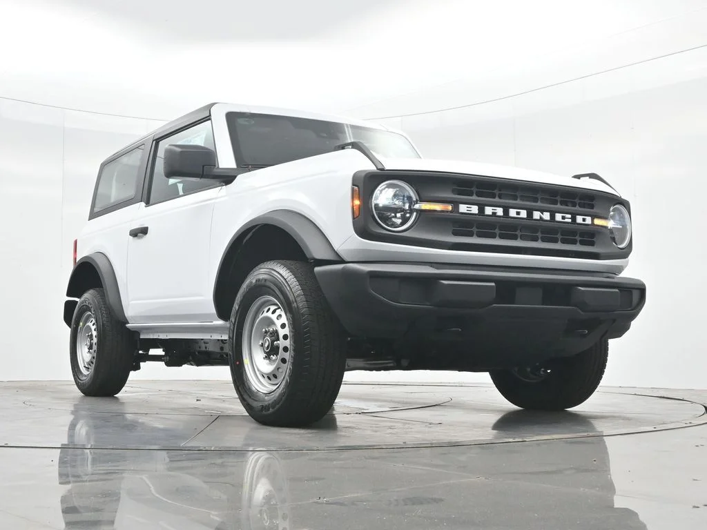 New 2026 Oxford White Ford Base image 33