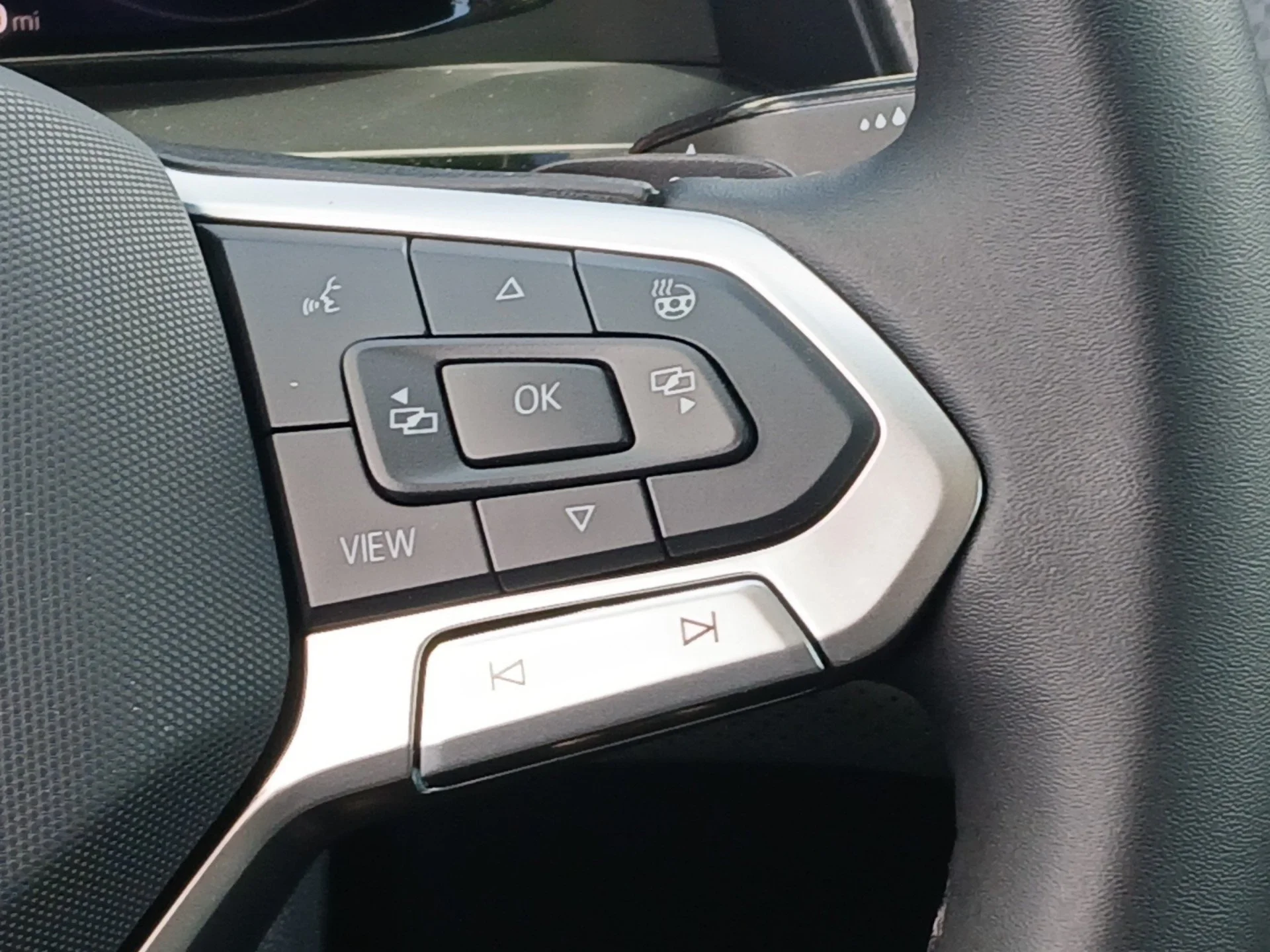 New 2026 Deep Black Pearl Volkswagen 2.0T Peak Edition image 10