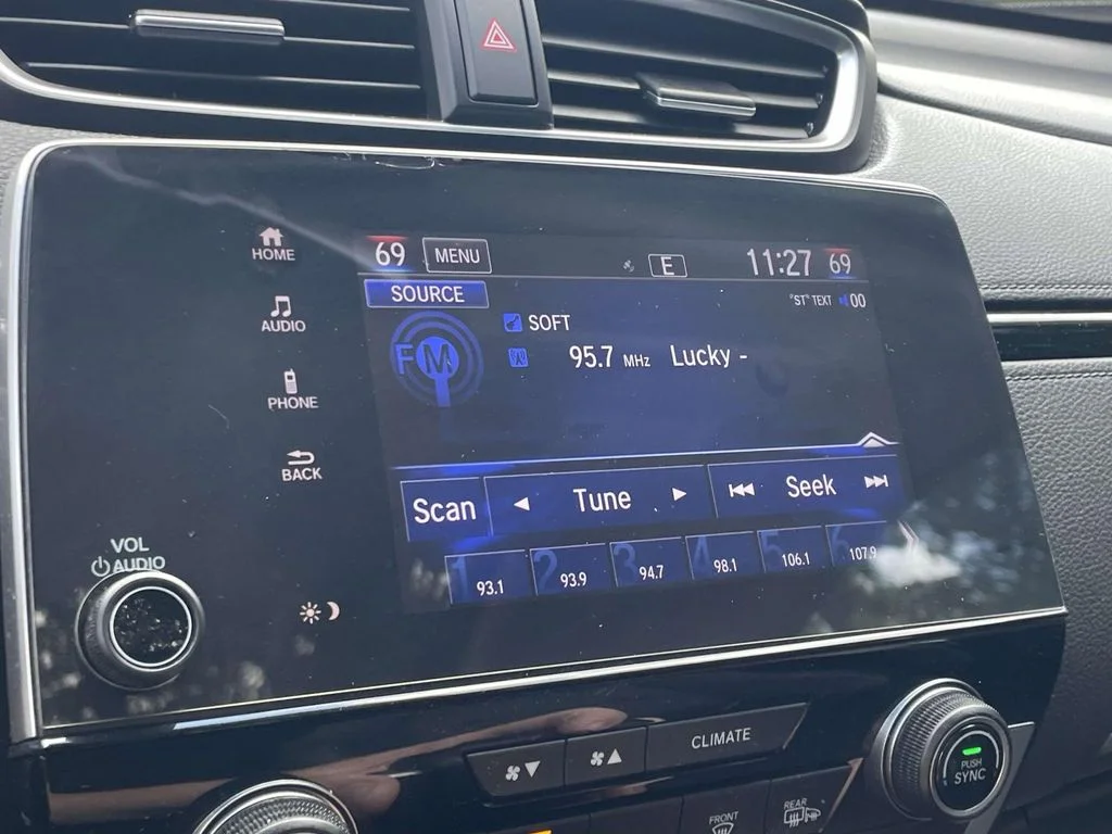 Used 2018 Silver Honda EX-L image 26
