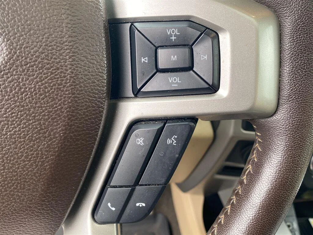 Used 2020 Oxford White Ford LARIAT image 19