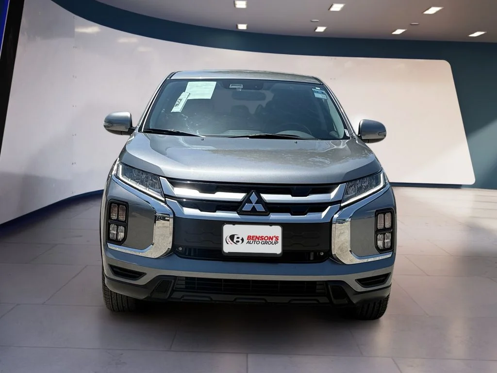 Used 2025  Mitsubishi 2.0 ES image 8