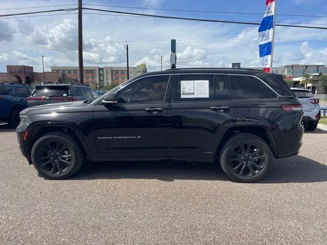 Used 2022 Black Jeep Overland image 5