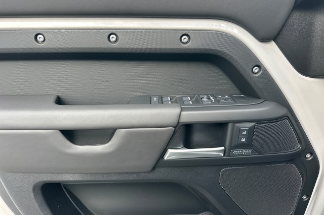New 2026 Borasco Grey Land Rover X-Dynamic SE image 10