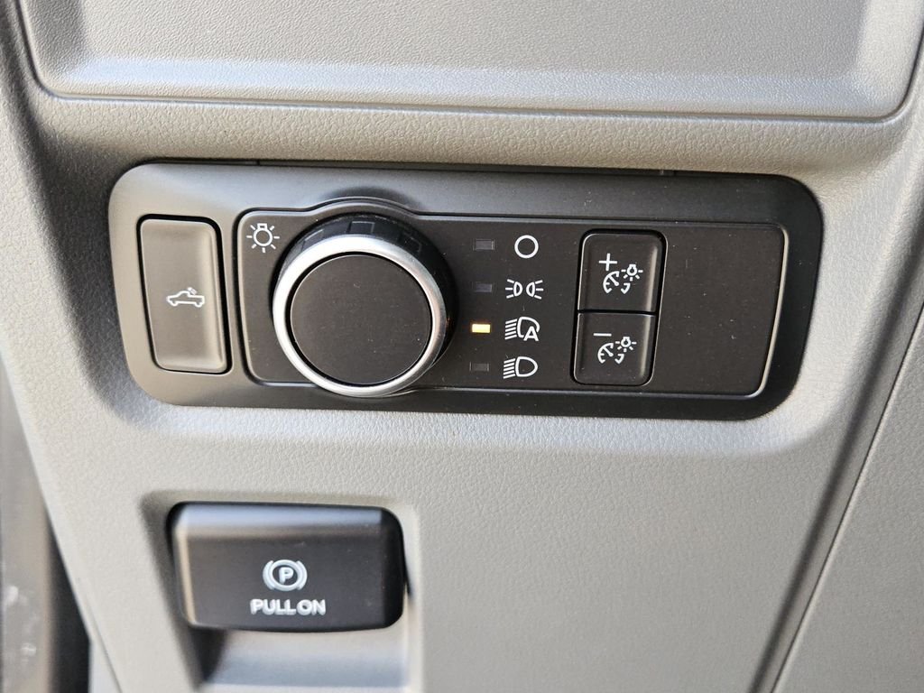 Used 2021 White Ford XL image 14