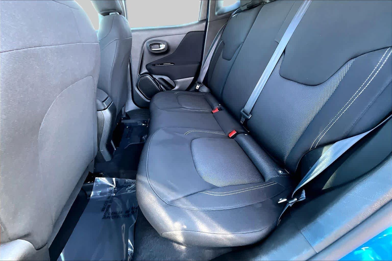 Used 2020 Brilliant Blue Metallic Clear Coat Jeep Jeepster image 20
