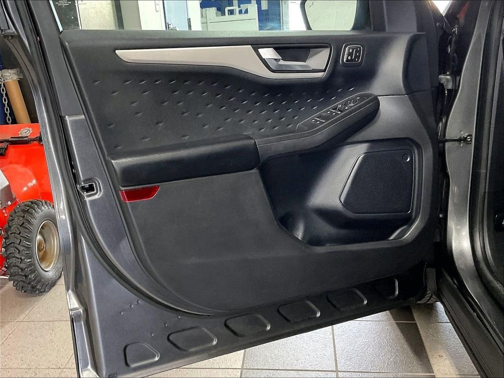 Used 2020 Gray Ford SEL image 9