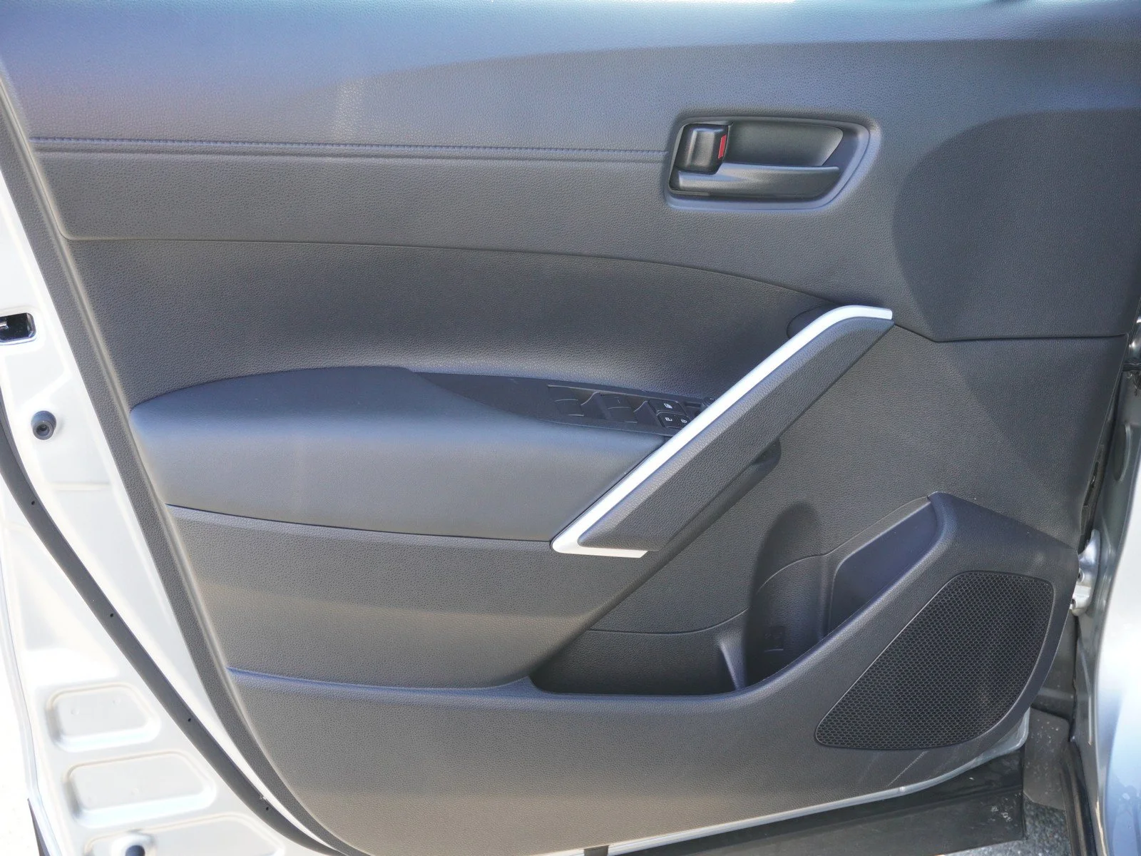 Used 2025 Silver Toyota Hybrid S image 19