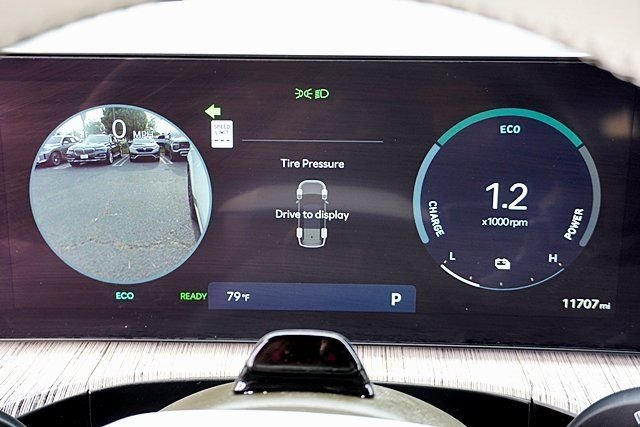 Used 2025 White Hyundai Calligraphy image 39