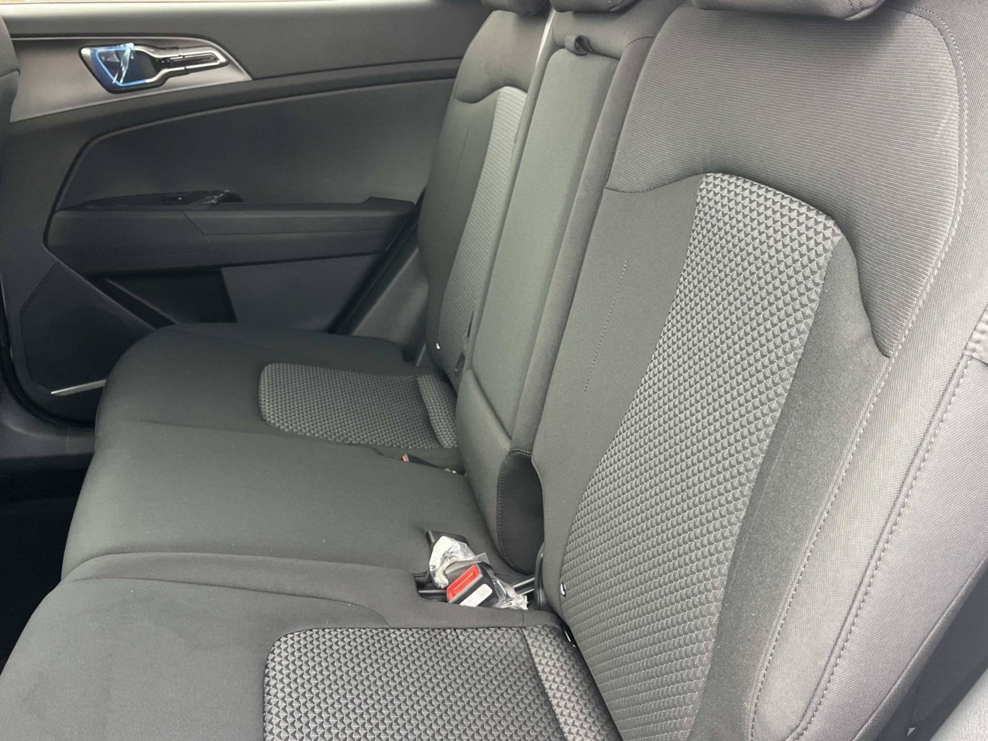 New 2027 Glacial White Pearl Kia LX image 19