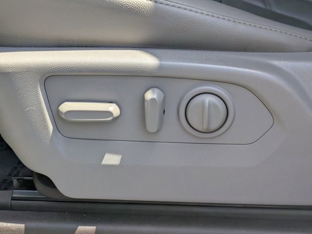 Used 2019 WHITE FROST TRICOAT GMC SLT image 18