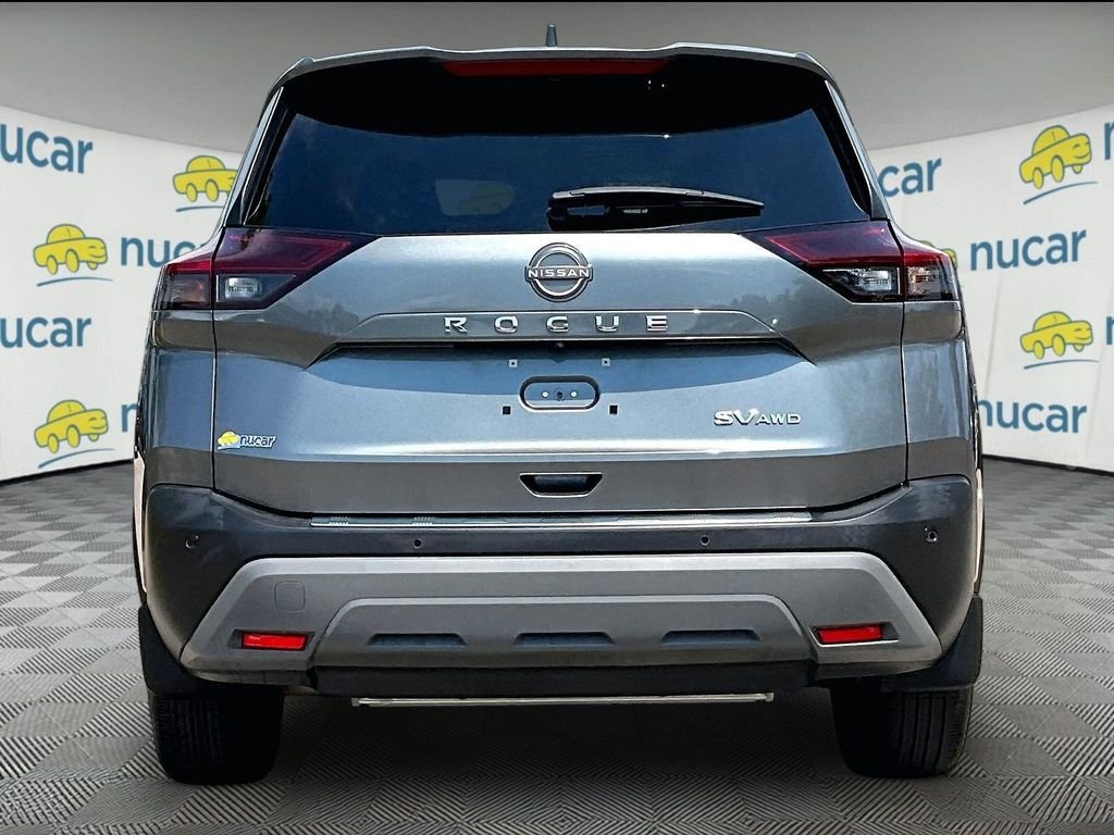 Used 2023 Gray Nissan SV image 5