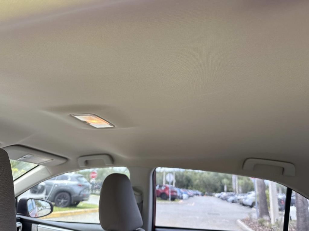 Used 2014 Red Toyota LE image 16